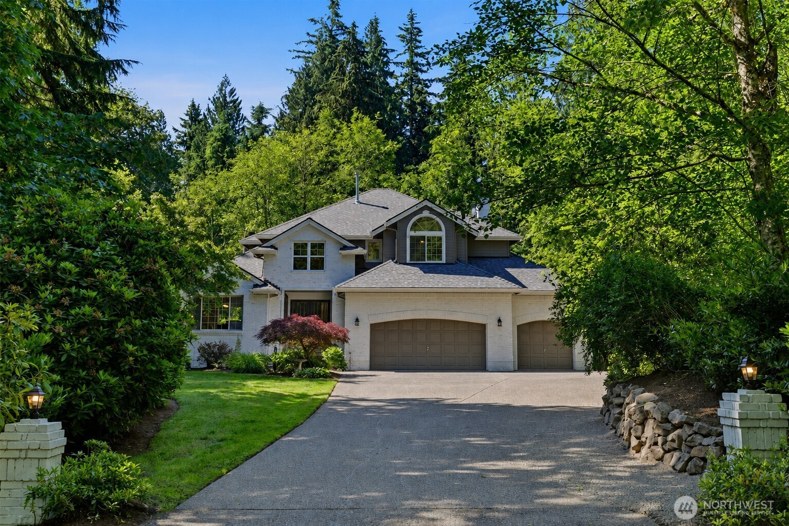 Photo of 20919 SE 213th Street, Maple Valley, WA 98038