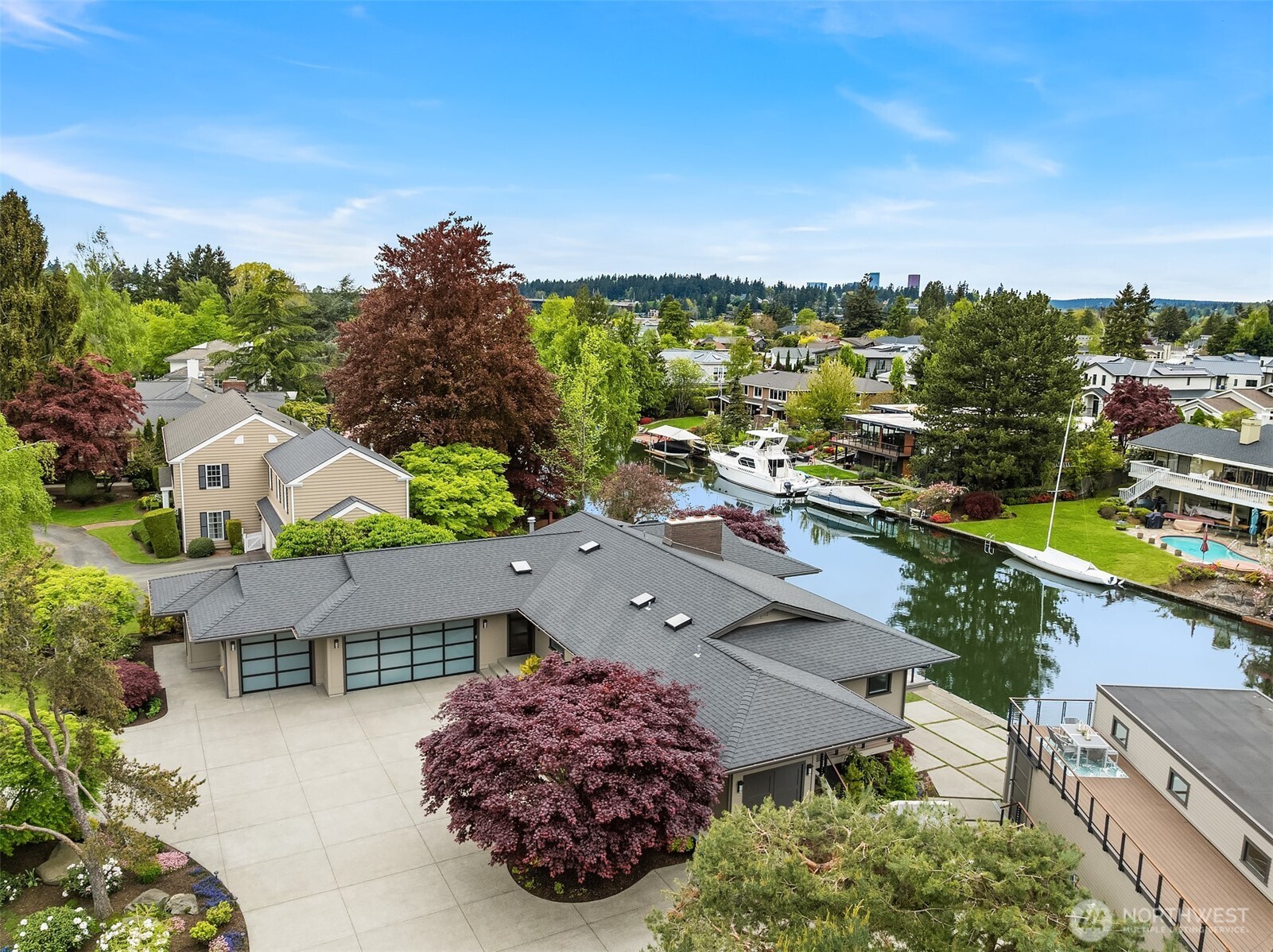 Photo of 61 Cascade Key, Bellevue, WA 98006