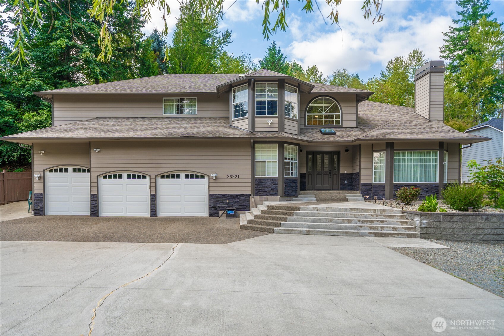Photo of 25921 Witte Road SE, Maple Valley, WA 98038