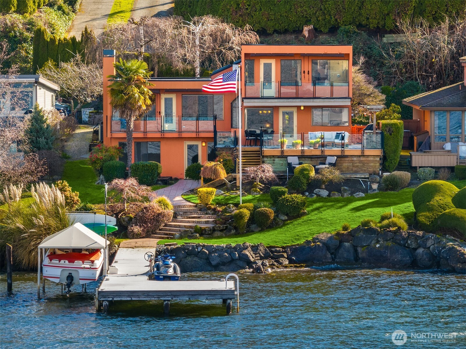 Photo of 1621 10th Street W, Kirkland, WA 98033