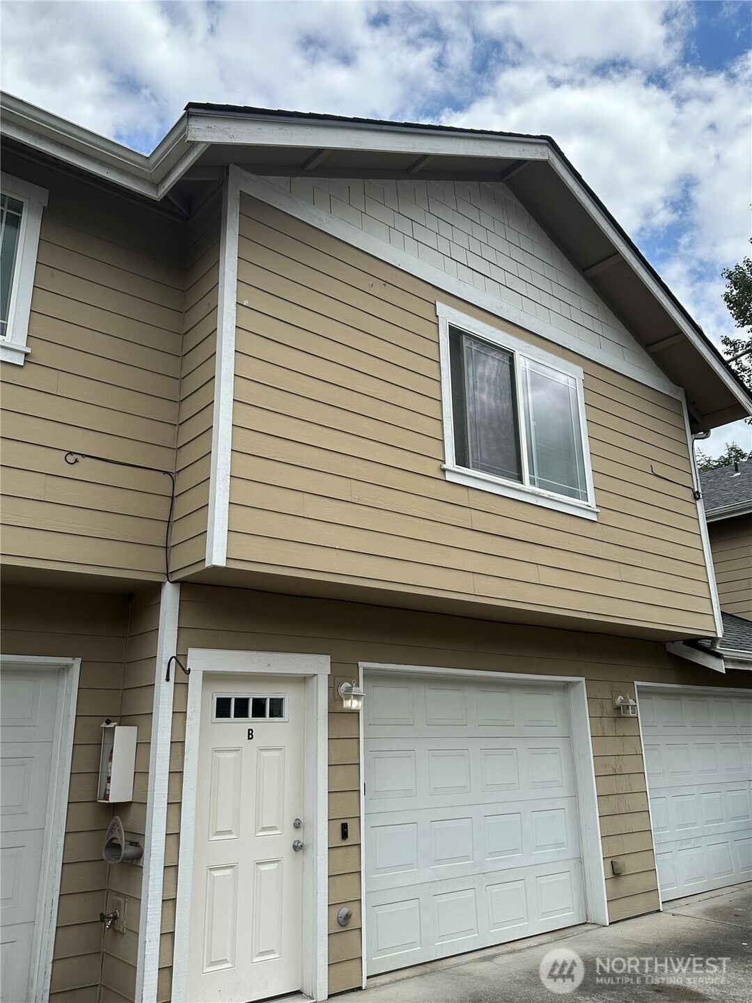 Photo of 5705 Graham Avenue, Sumner, WA 98390