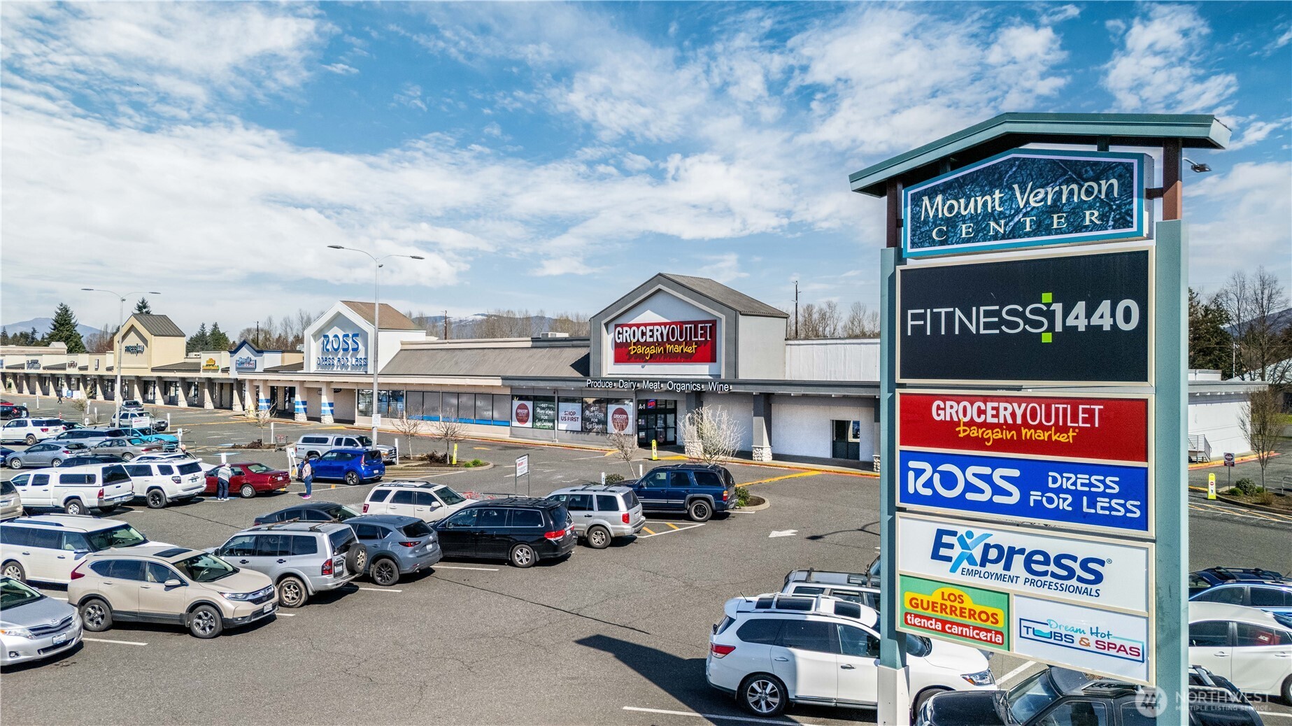 Photo of 525 E College Way, Mount Vernon, WA 98273