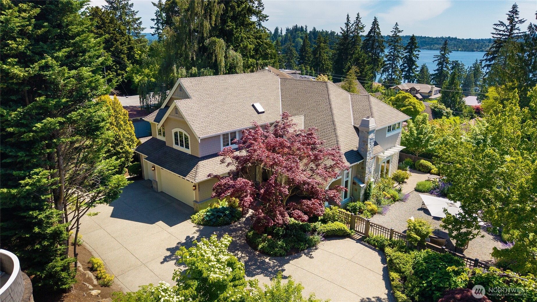 Photo of 502 95th Avenue NE, Bellevue, WA 98004