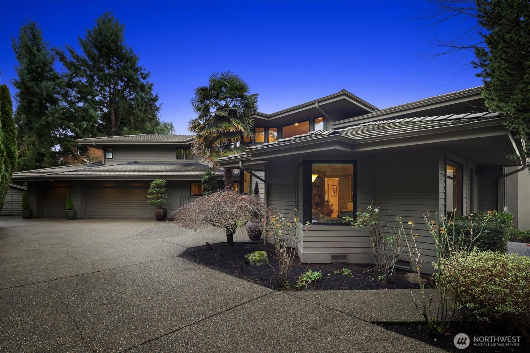 Photo of 10535 NE 53rd Street, Kirkland, WA 98033
