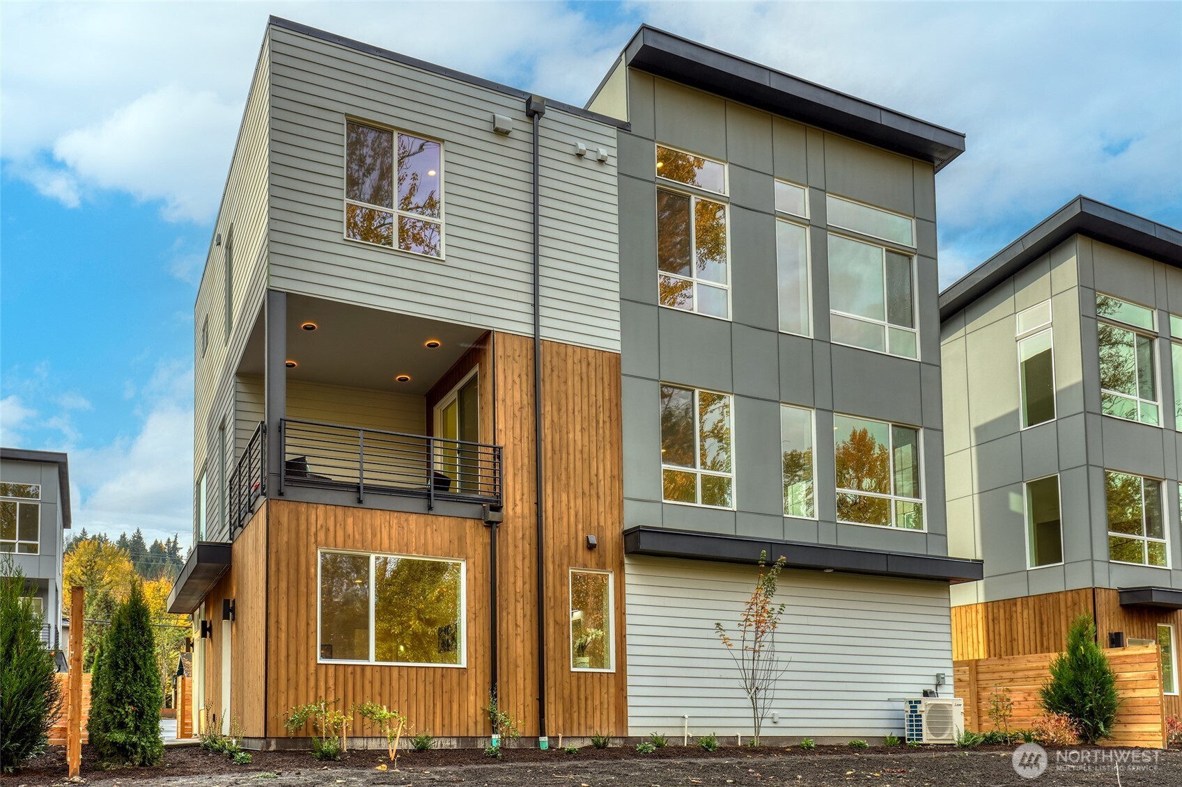 Photo of 10626 E Riverside Dr, Bothell, WA 98011