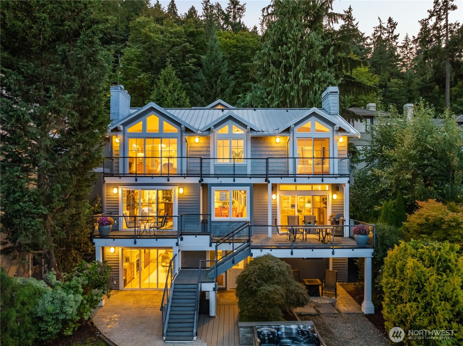 Photo of 528 W Lake Sammamish Parkway SE, Bellevue, WA 98008