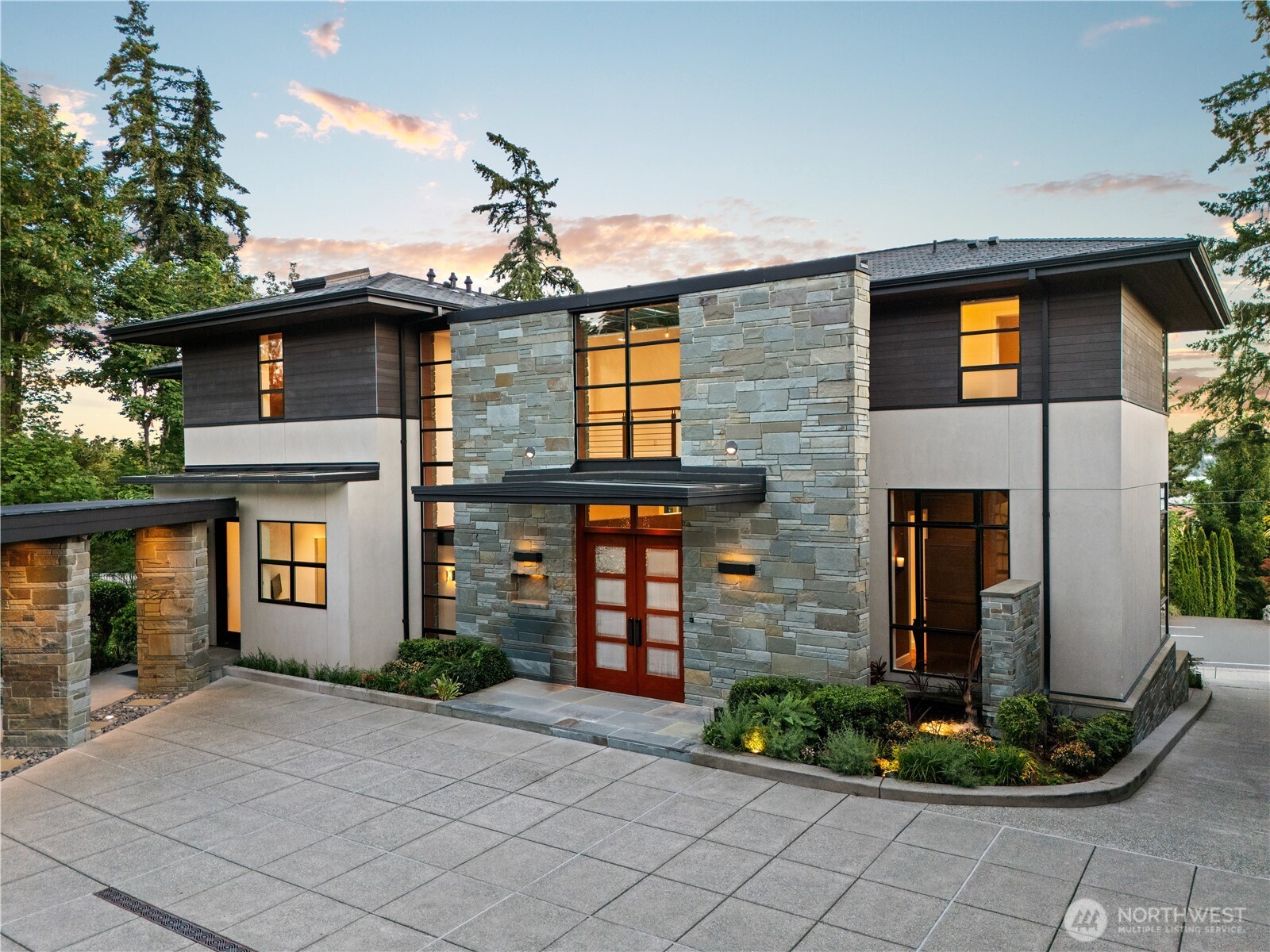 Photo of 9632 Lake Washington Blvd NE, Bellevue, WA 98004