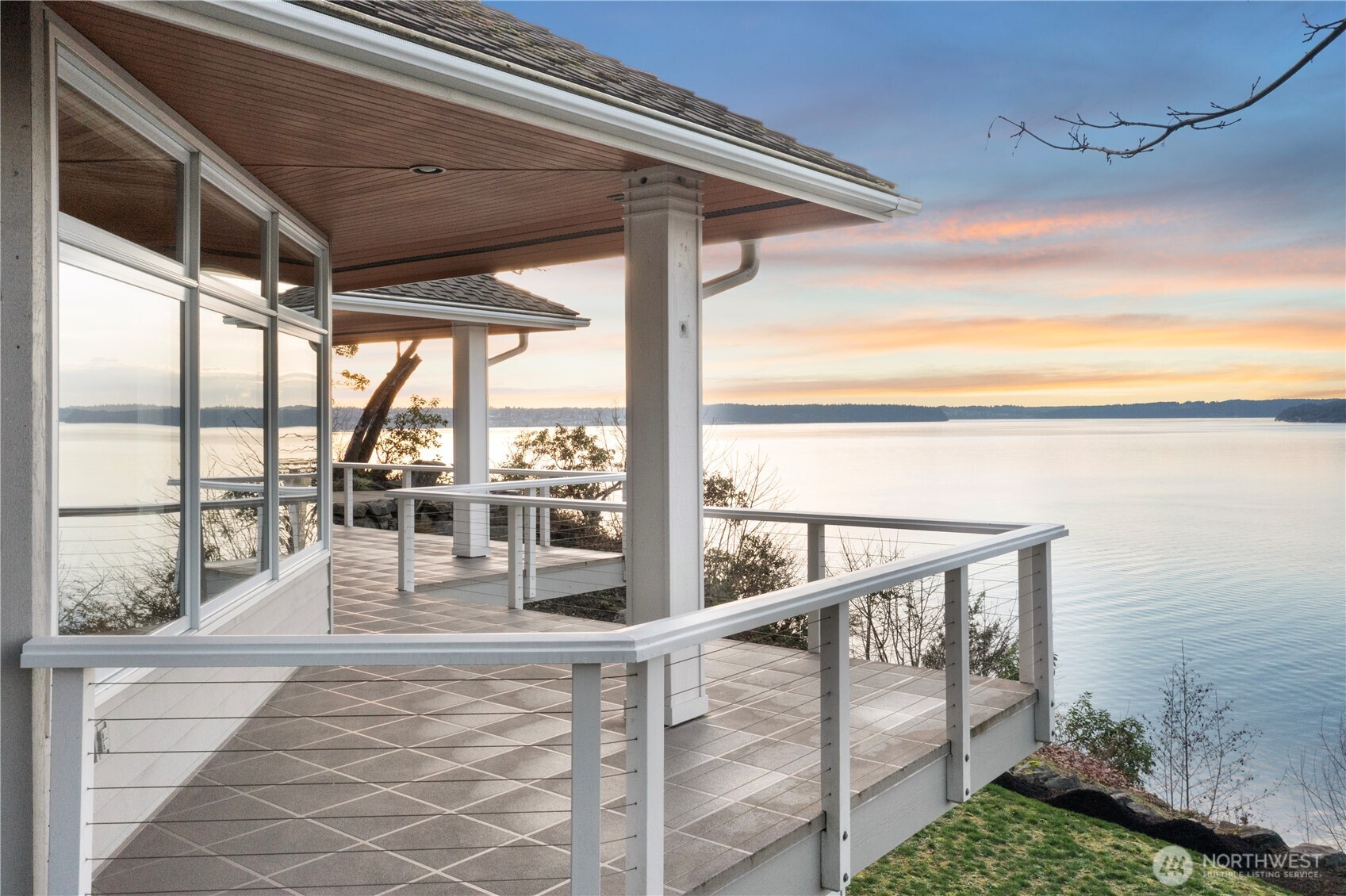 Photo of 8204 East Side Drive NE, Tacoma, WA 98422