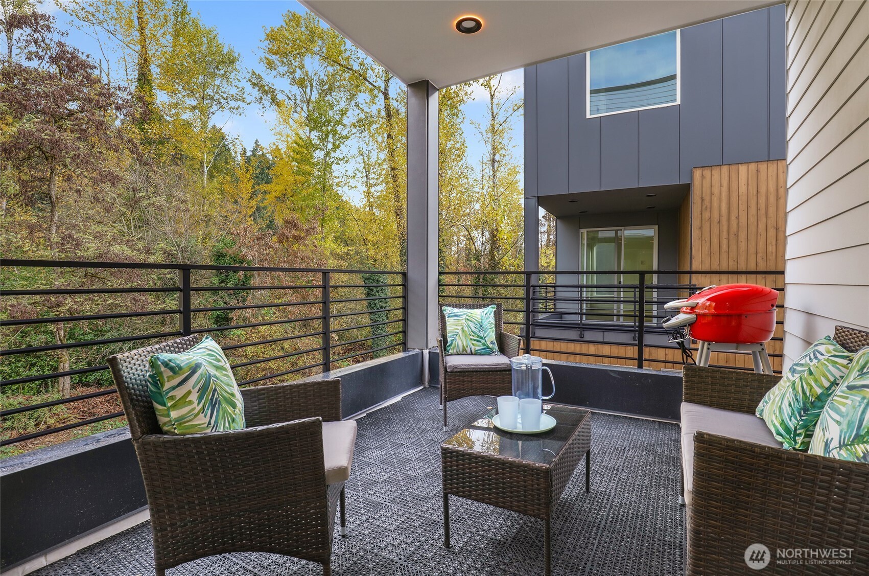 Photo of 10622 E Riverside Drive, Bothell, WA 98011