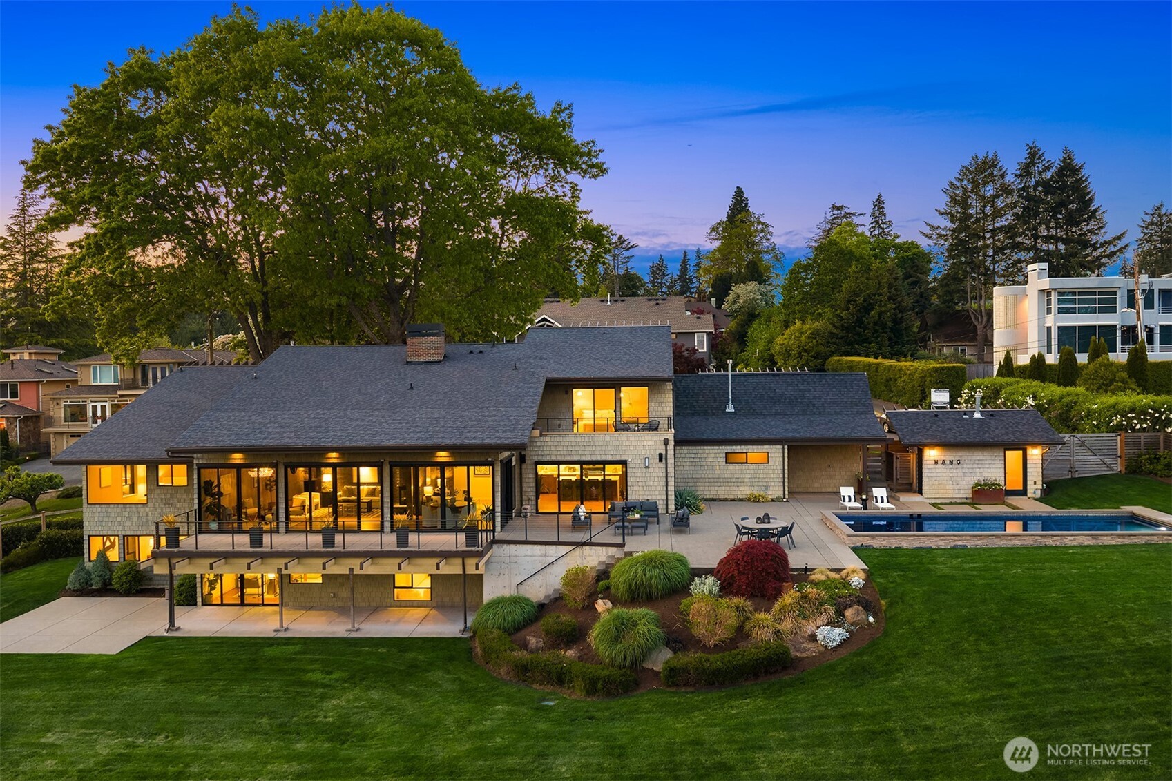 Photo of 8221 NE 117th Street, Kirkland, WA 98034