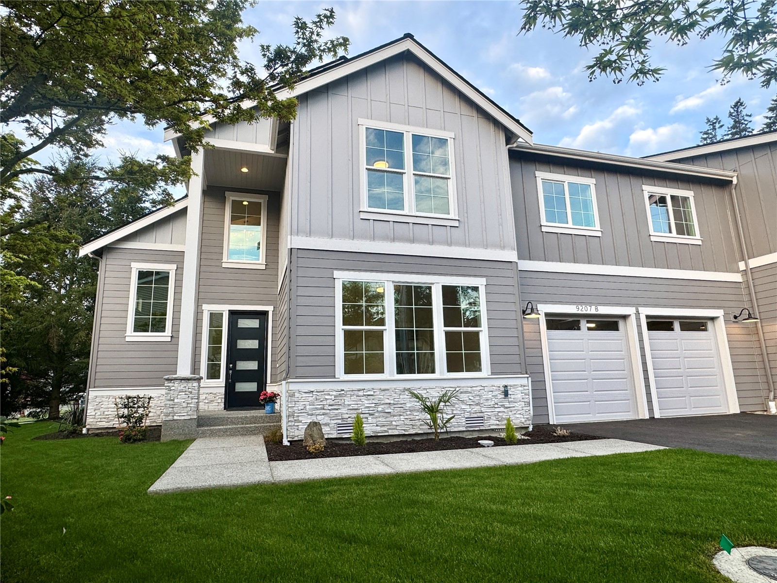 Photo of 9207 NE 175th Street, Bothell, WA 98011