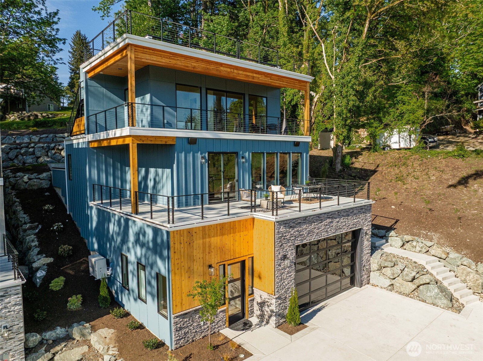 Photo of 10719 Lake View Drive, Lake Stevens, WA 98258