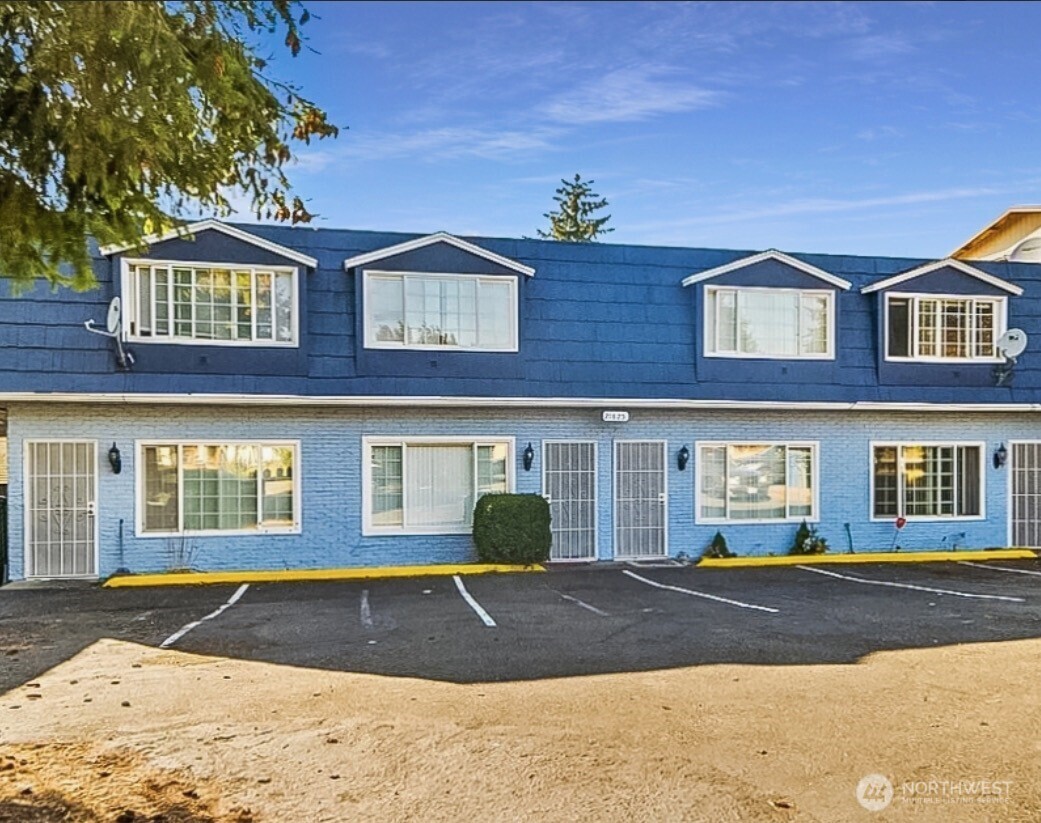 Photo of 21825 30th Avenue S, Des Moines, WA 98198