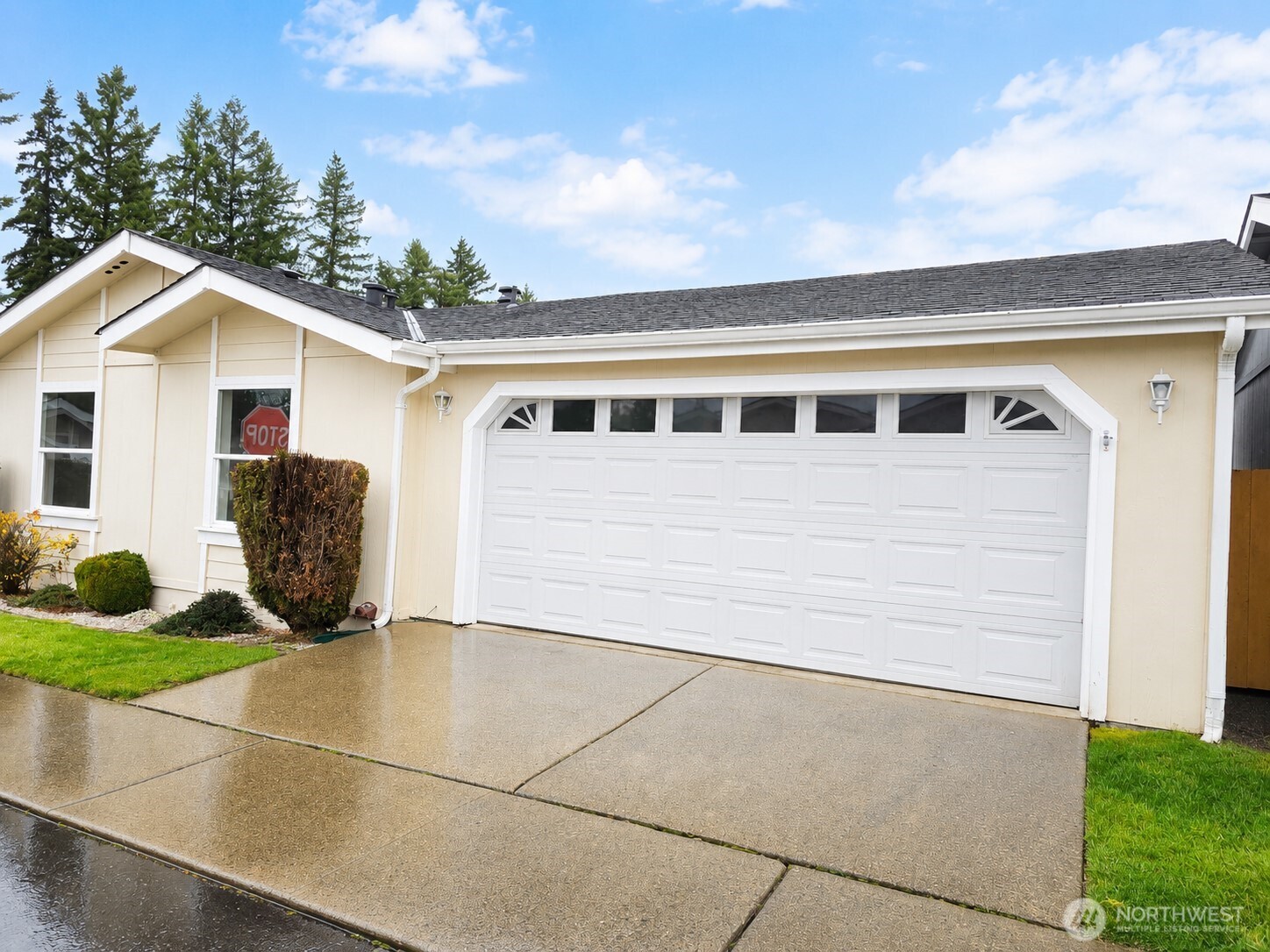 Photo of 24006 222nd Avenue SE, Maple Valley, WA 98038