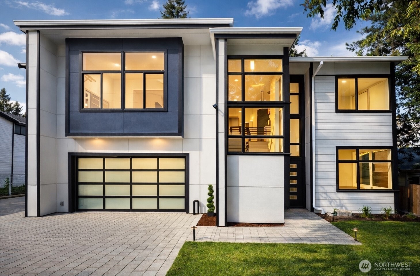 Photo of 12648 NE 80th Street, Kirkland, WA 98033