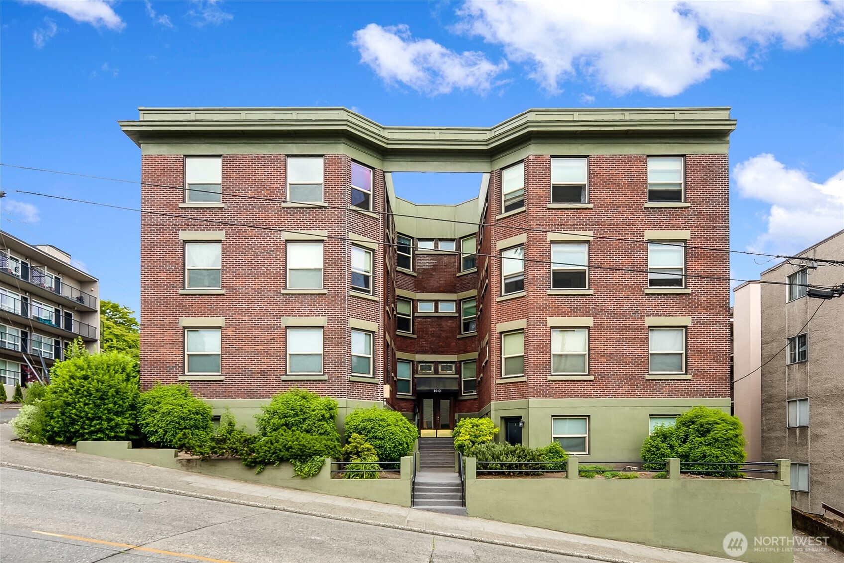 Photo of 1012 Queen Anne Avenue N, Seattle, WA 98109