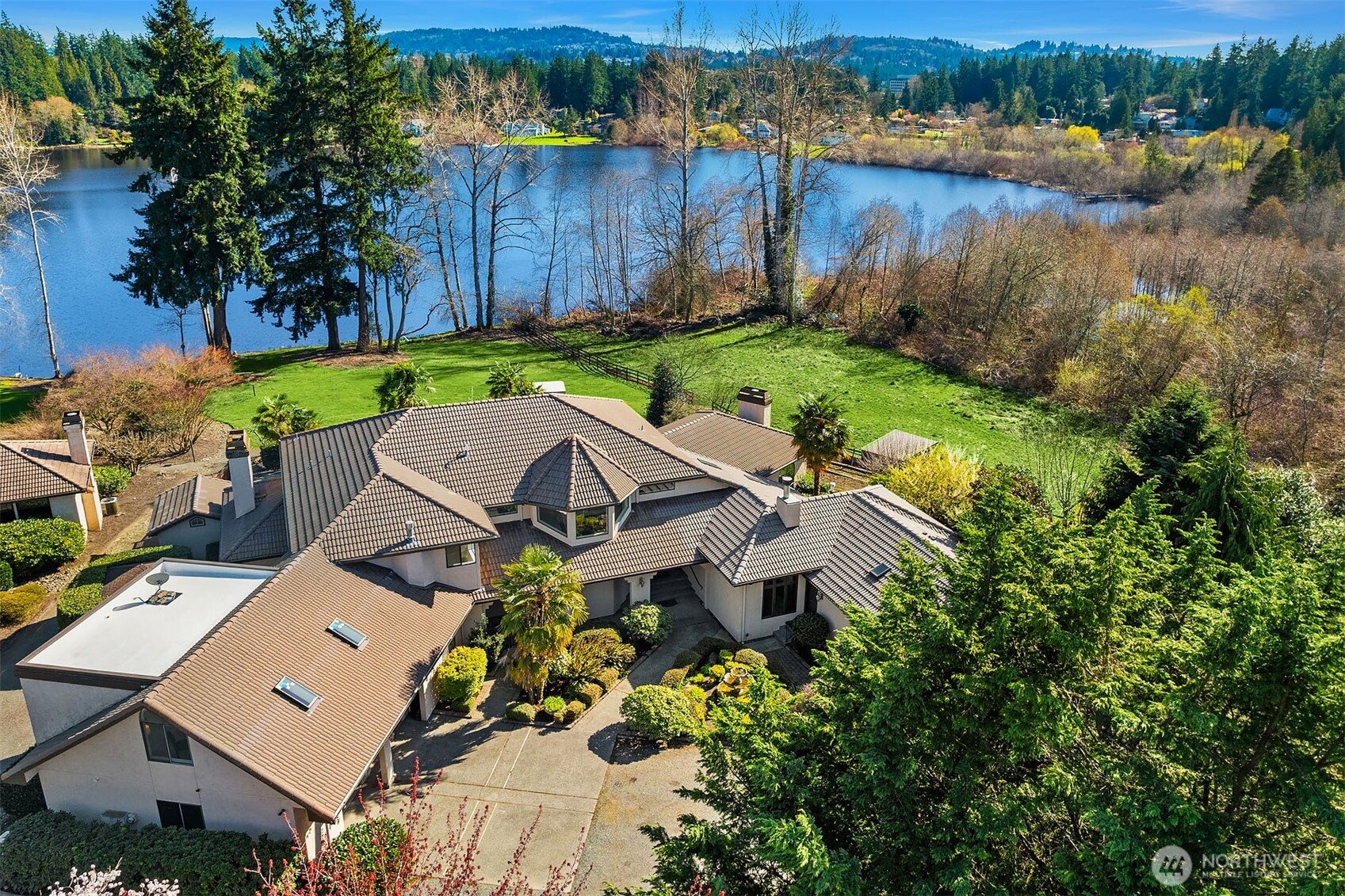 Photo of 15805 SE 16th Street, Bellevue, WA 98008