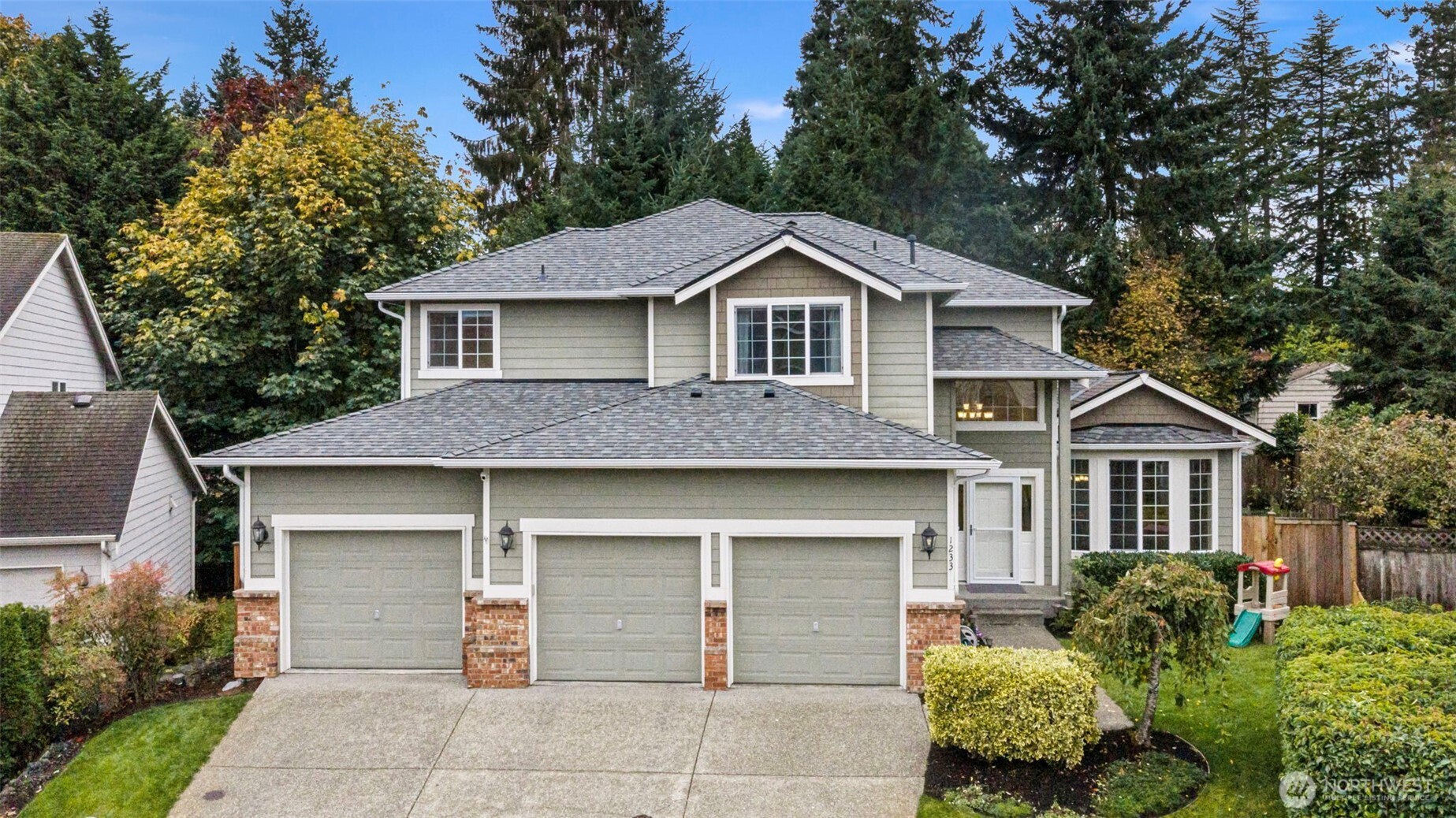 Photo of 1233 160th Street SW, Lynnwood, WA 98087