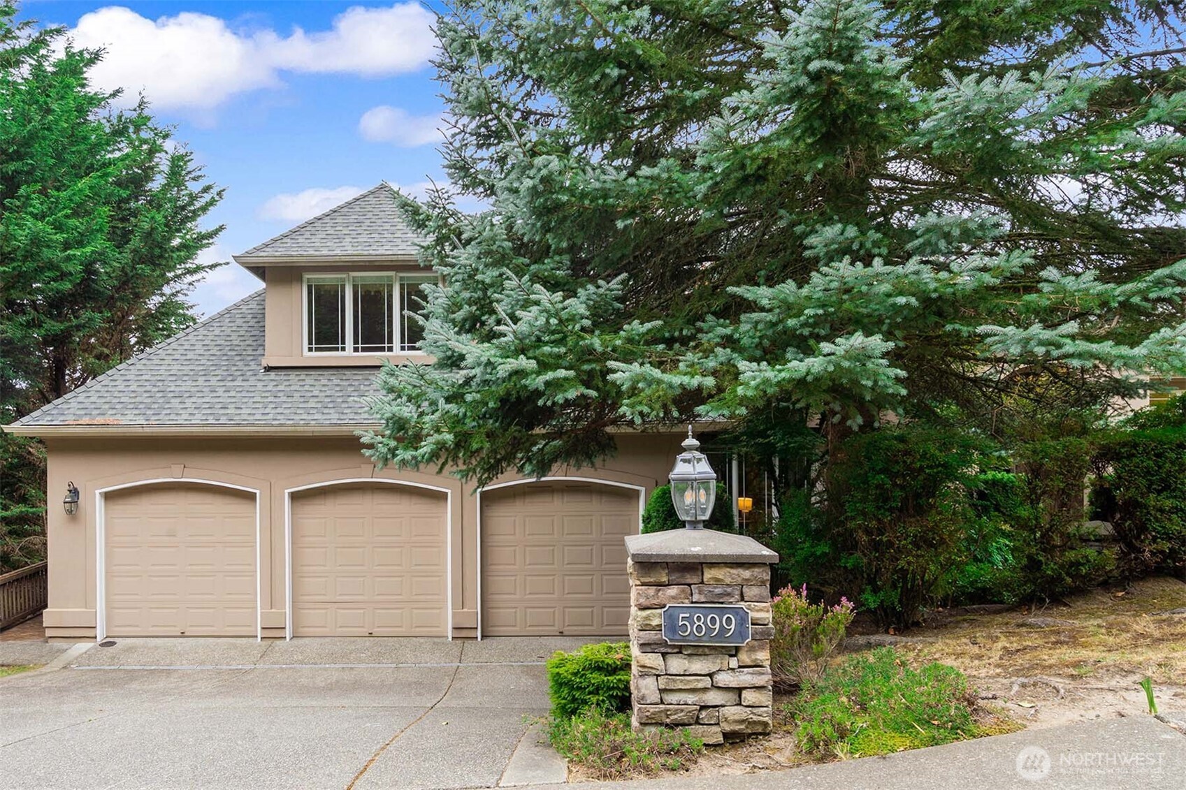 Photo of 5899 153rd Avenue SE, Bellevue, WA 98006