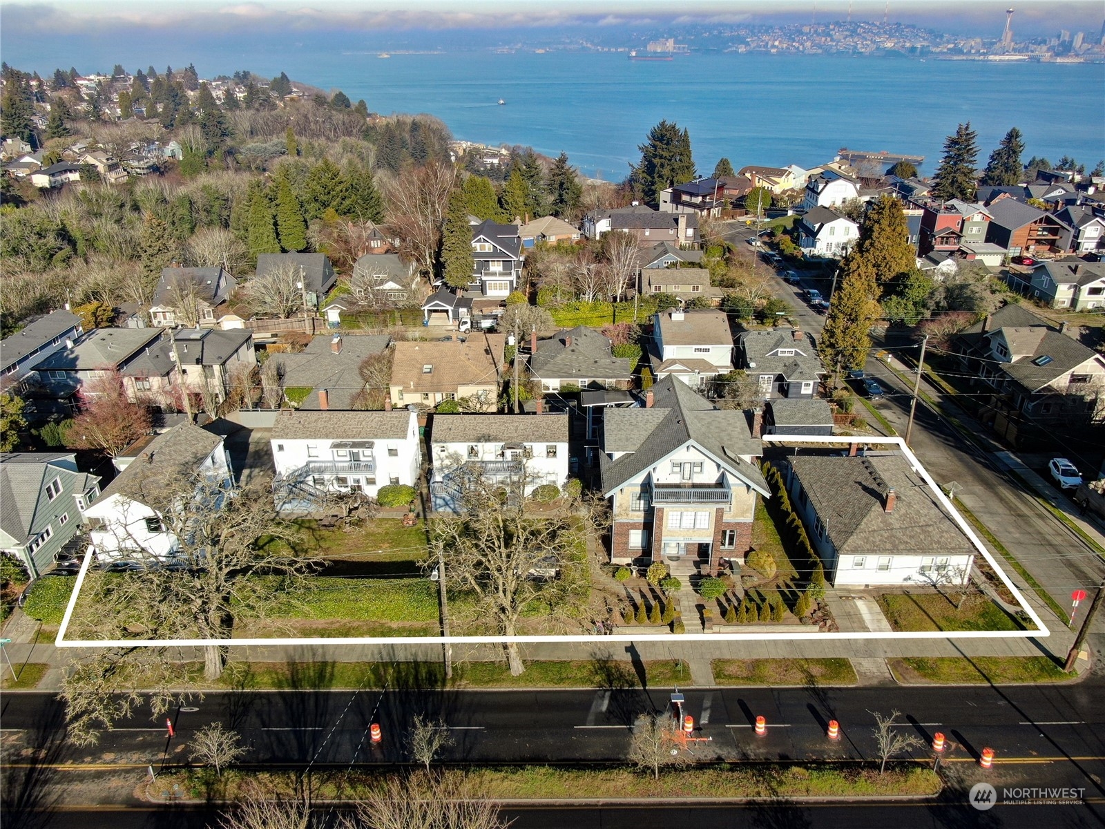 Photo of 2515 Belvidere Avenue SW, Seattle, WA 98126