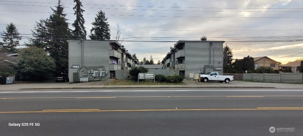 Photo of 1902 -1904 W Casino Road, Everett, WA 98204