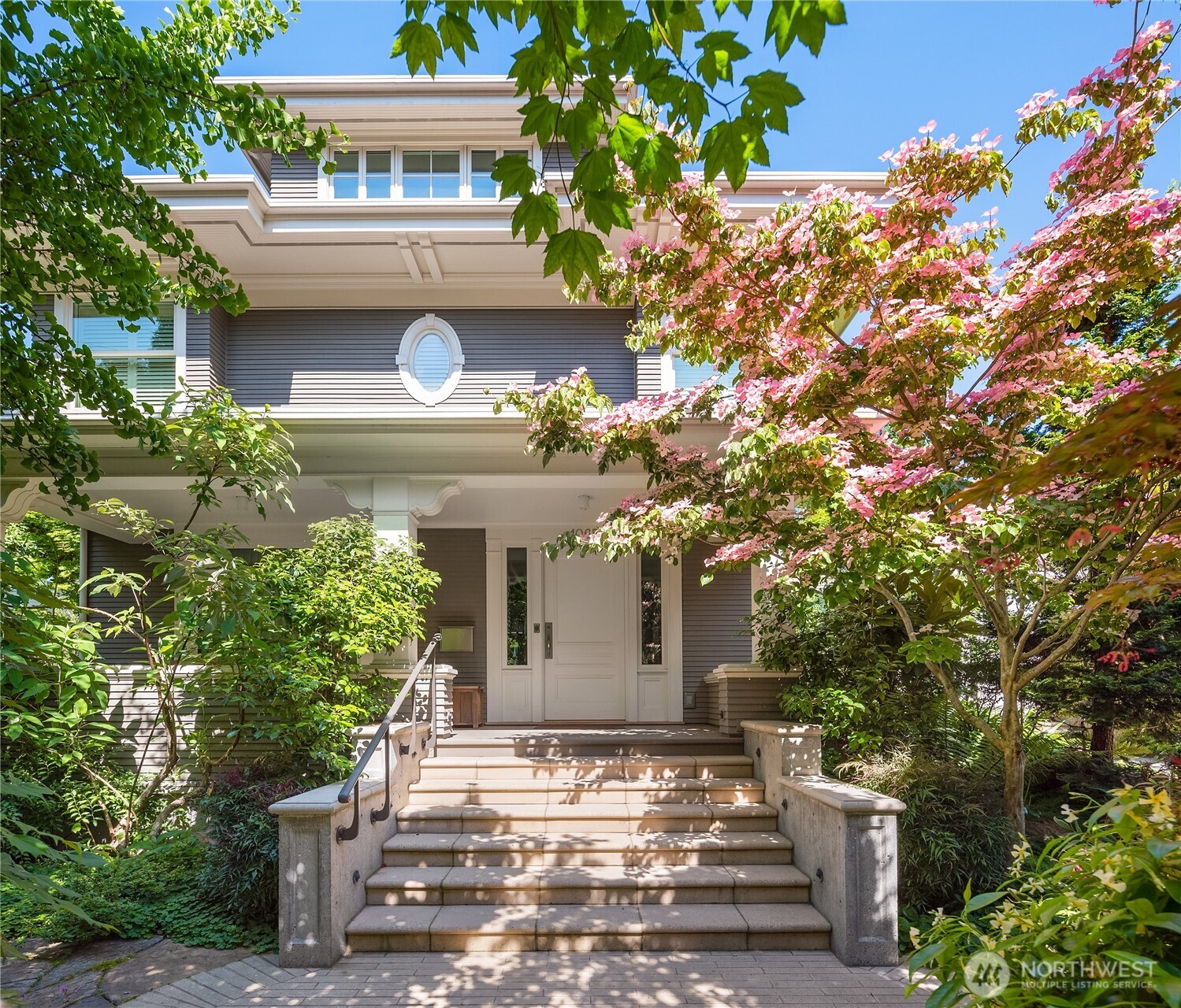 Photo of 1065 Summit Avenue E, Seattle, WA 98102