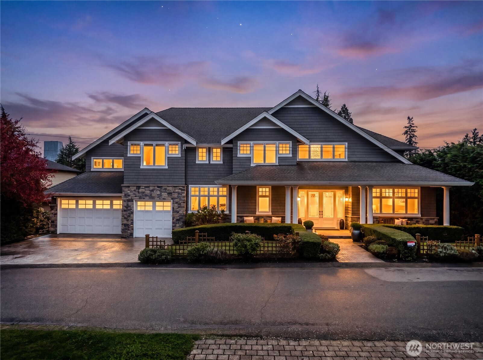 Photo of 10021 NE 16th Place, Bellevue, WA 98004