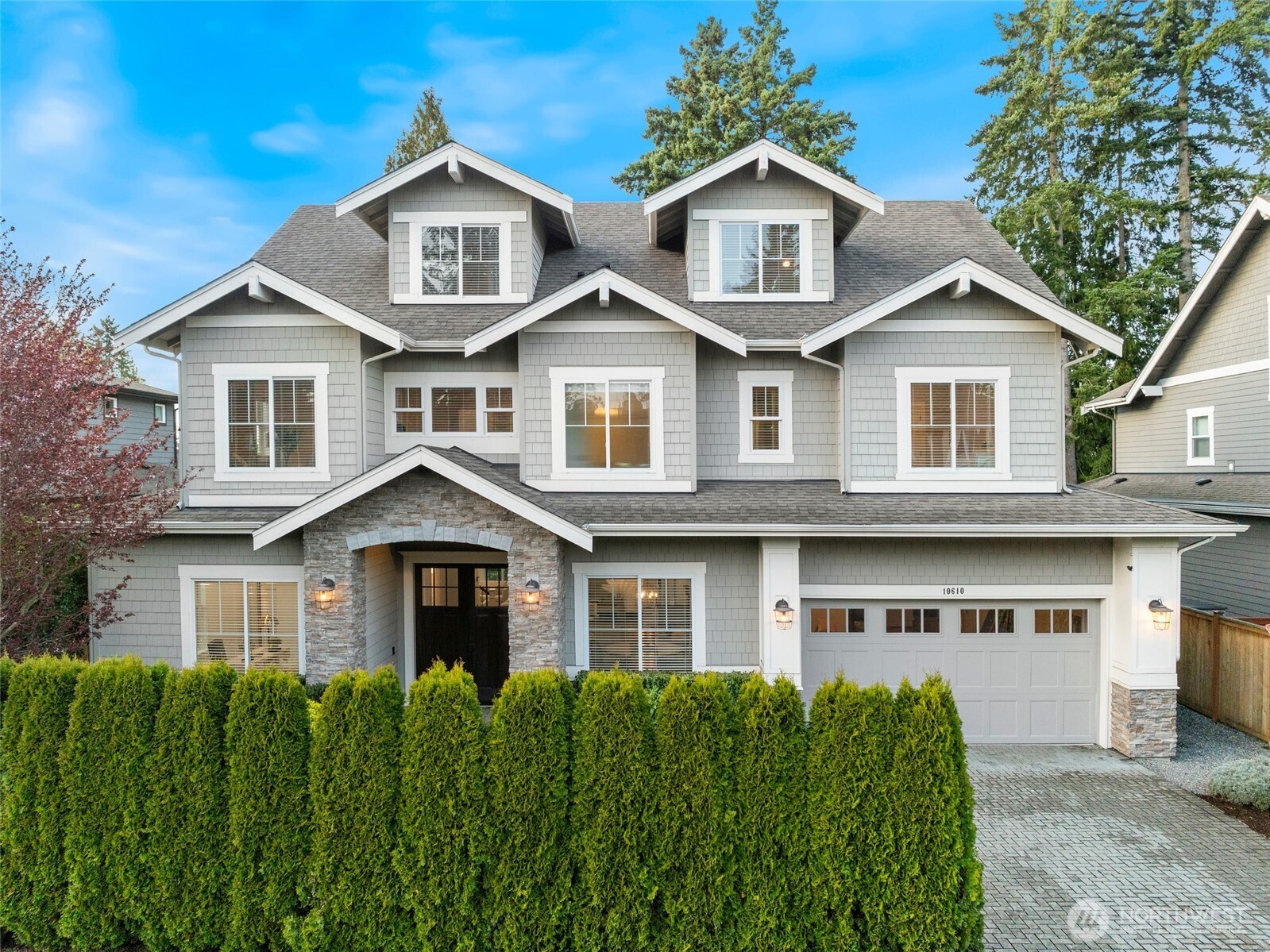 Photo of 10610 NE 28th Street, Bellevue, WA 98004