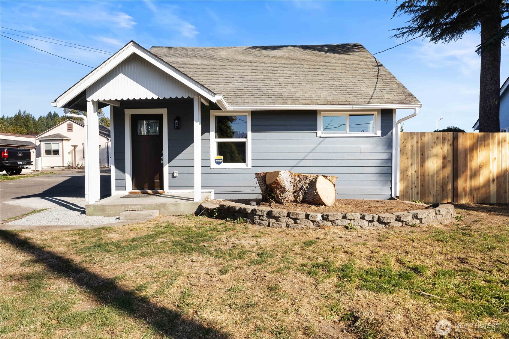 Photo of 639 Elizabeth St, Sumner, WA 98390