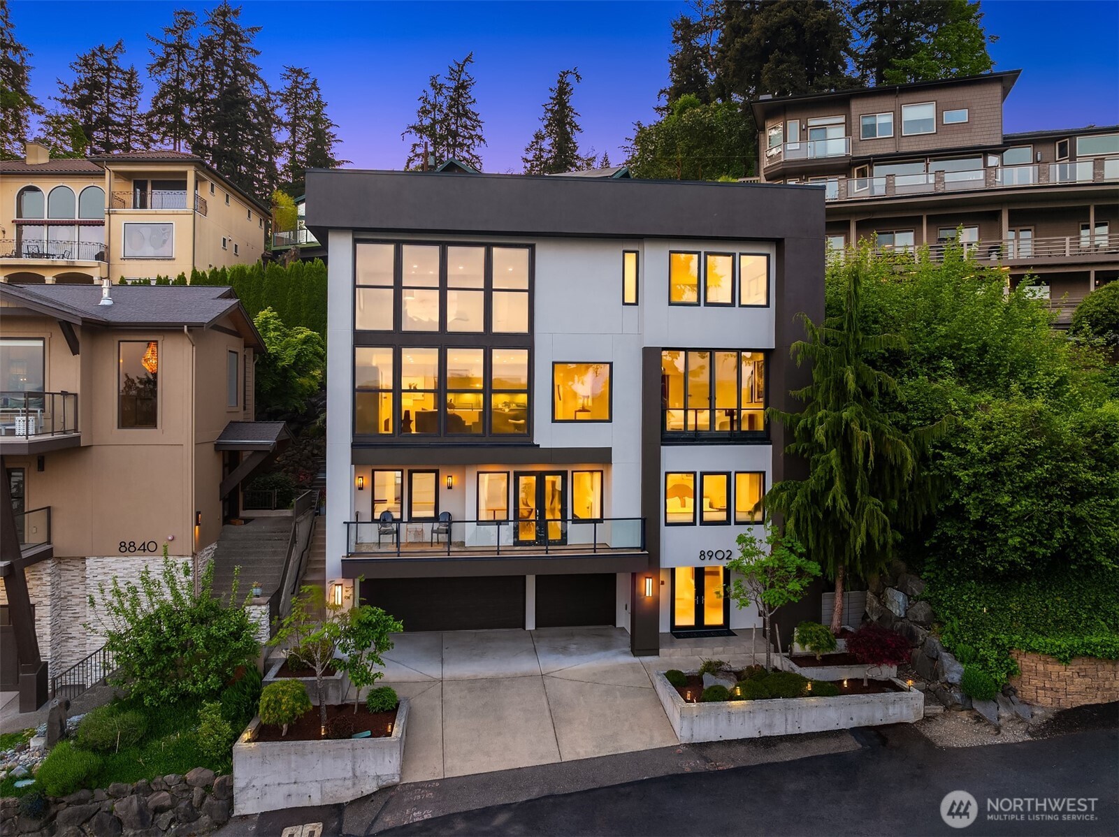 Photo of 8902 NE 117th Place, Kirkland, WA 98034