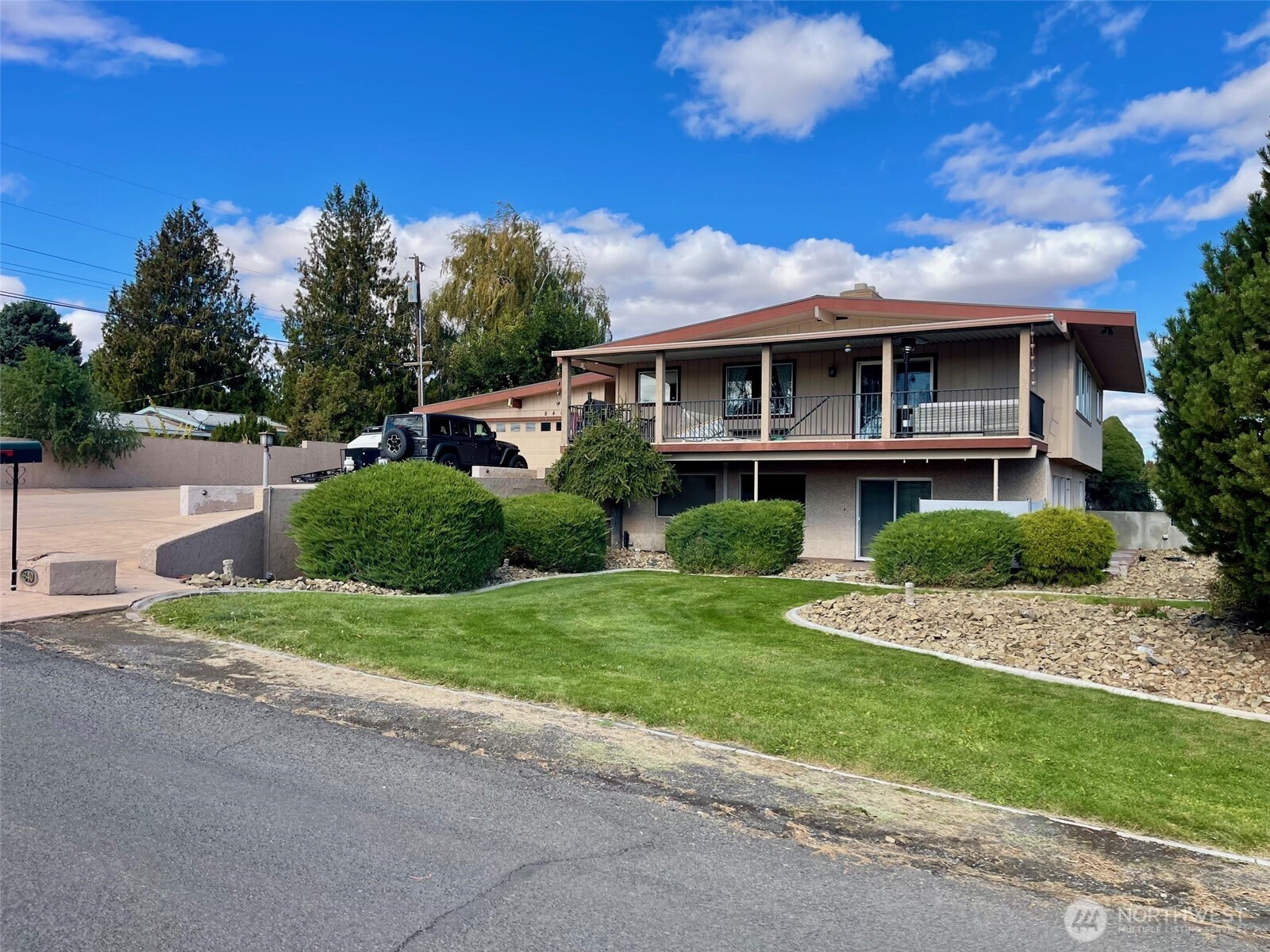 Photo of 840 Braeburn Place NW, Soap Lake, WA 98851