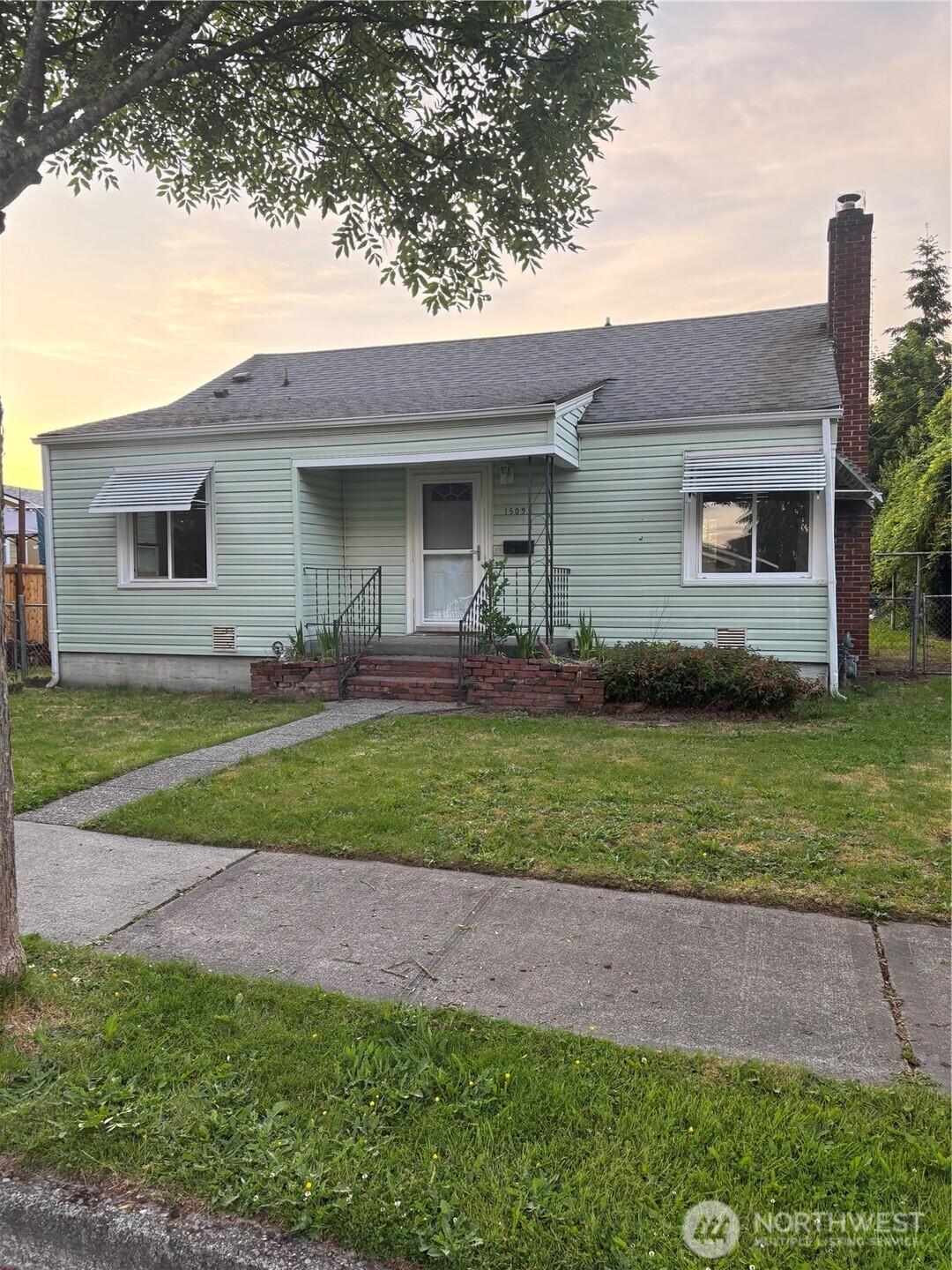 Photo of 1509 Everett Street, Sumner, WA 98390