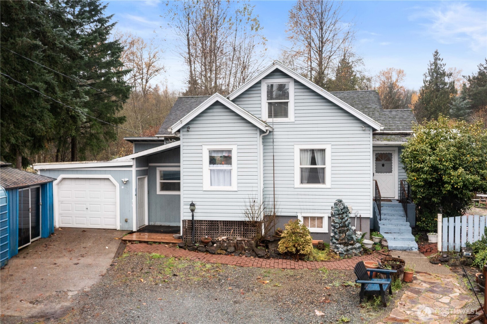 Photo of 2814 Pioneer Way E, Tacoma, WA 98404