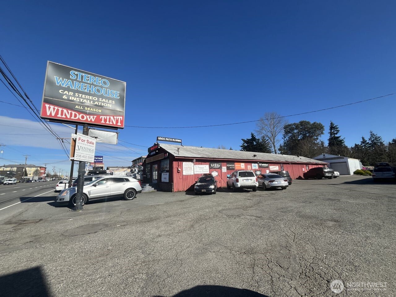 Photo of 13828 Aurora Avenue N, Seattle, WA 98133