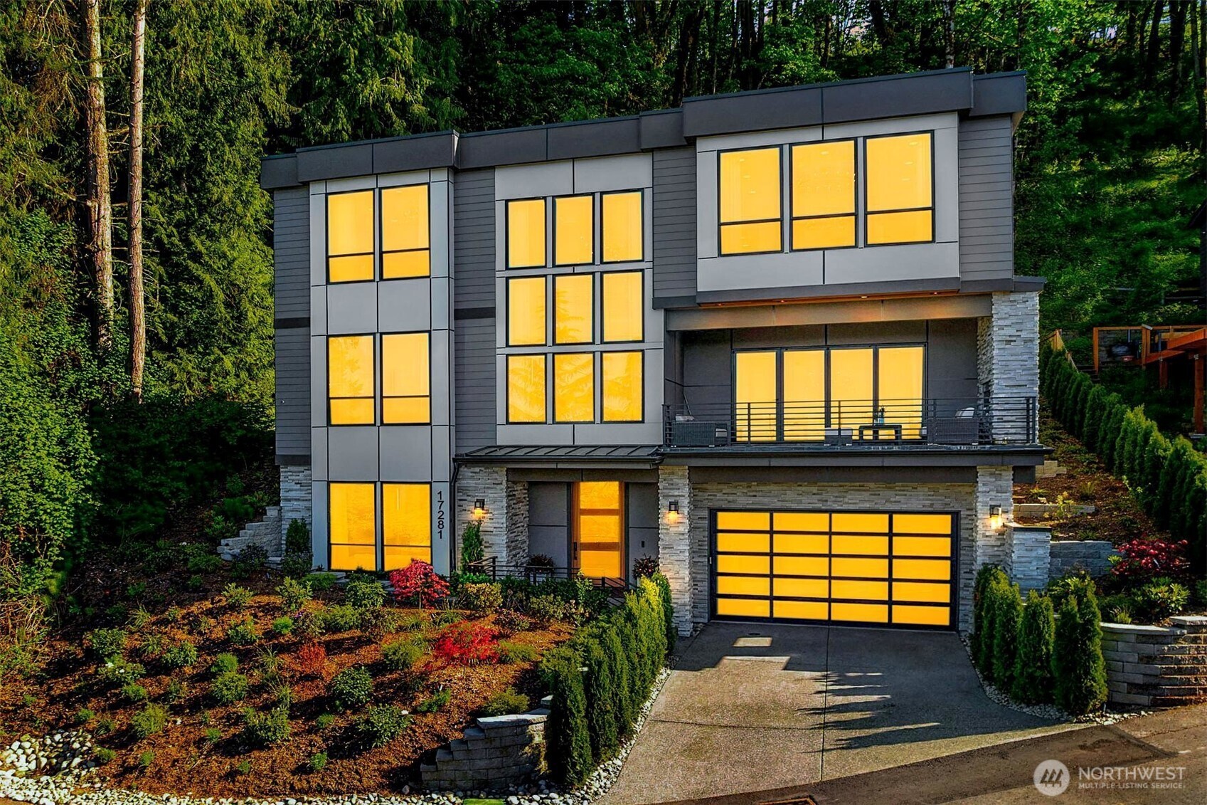 Photo of 17281 SE 43rd Street, Bellevue, WA 98006