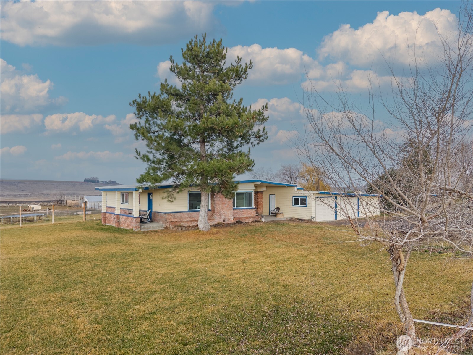 Photo of 3416 Road 20 NE, Soap Lake, WA 98851