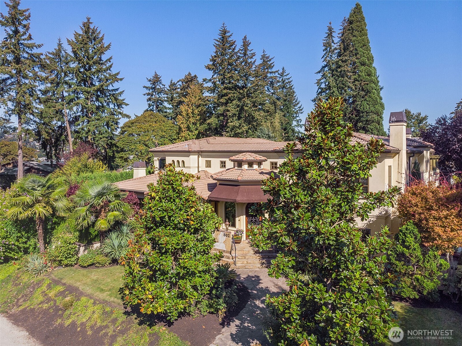 Photo of 802 16th Avenue W, Kirkland, WA 98033