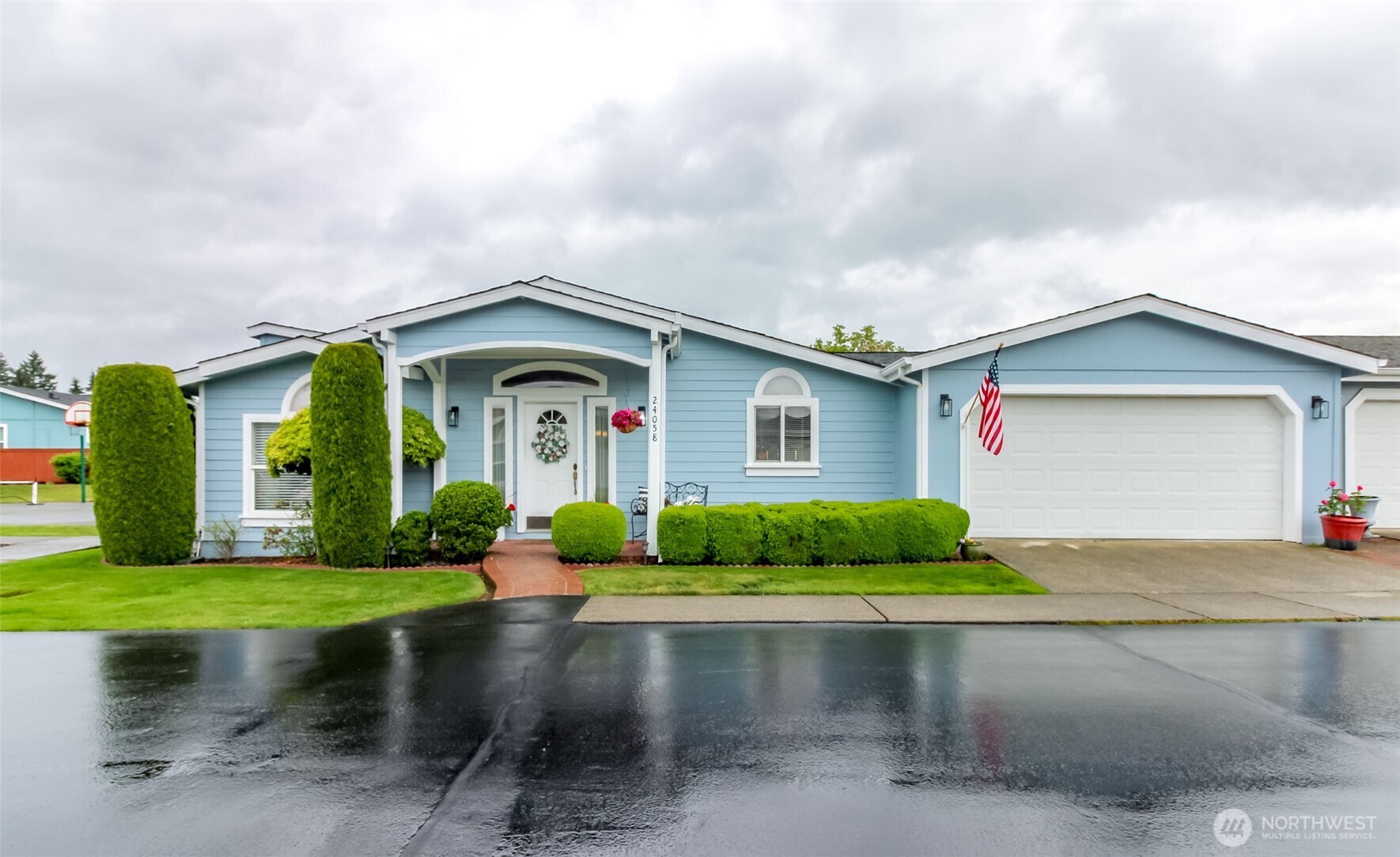 Photo of 24058 222nd Avenue SE, Maple Valley, WA 98038