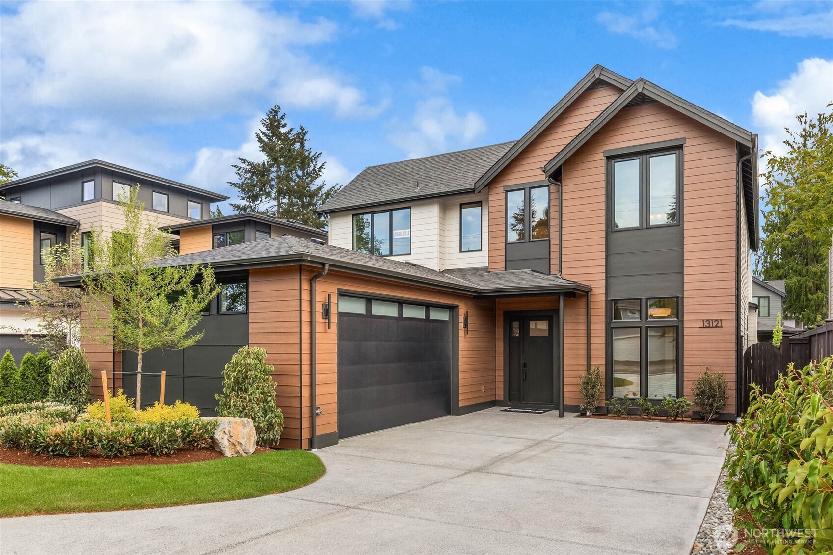 Photo of 13121 NE 104th Street, Kirkland, WA 98033