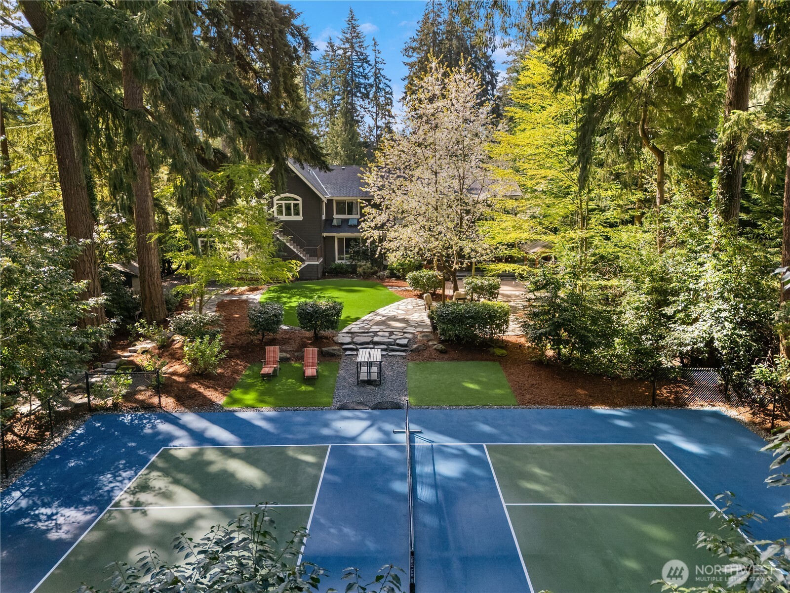 Photo of 10444 SE 22nd Street, Bellevue, WA 98004