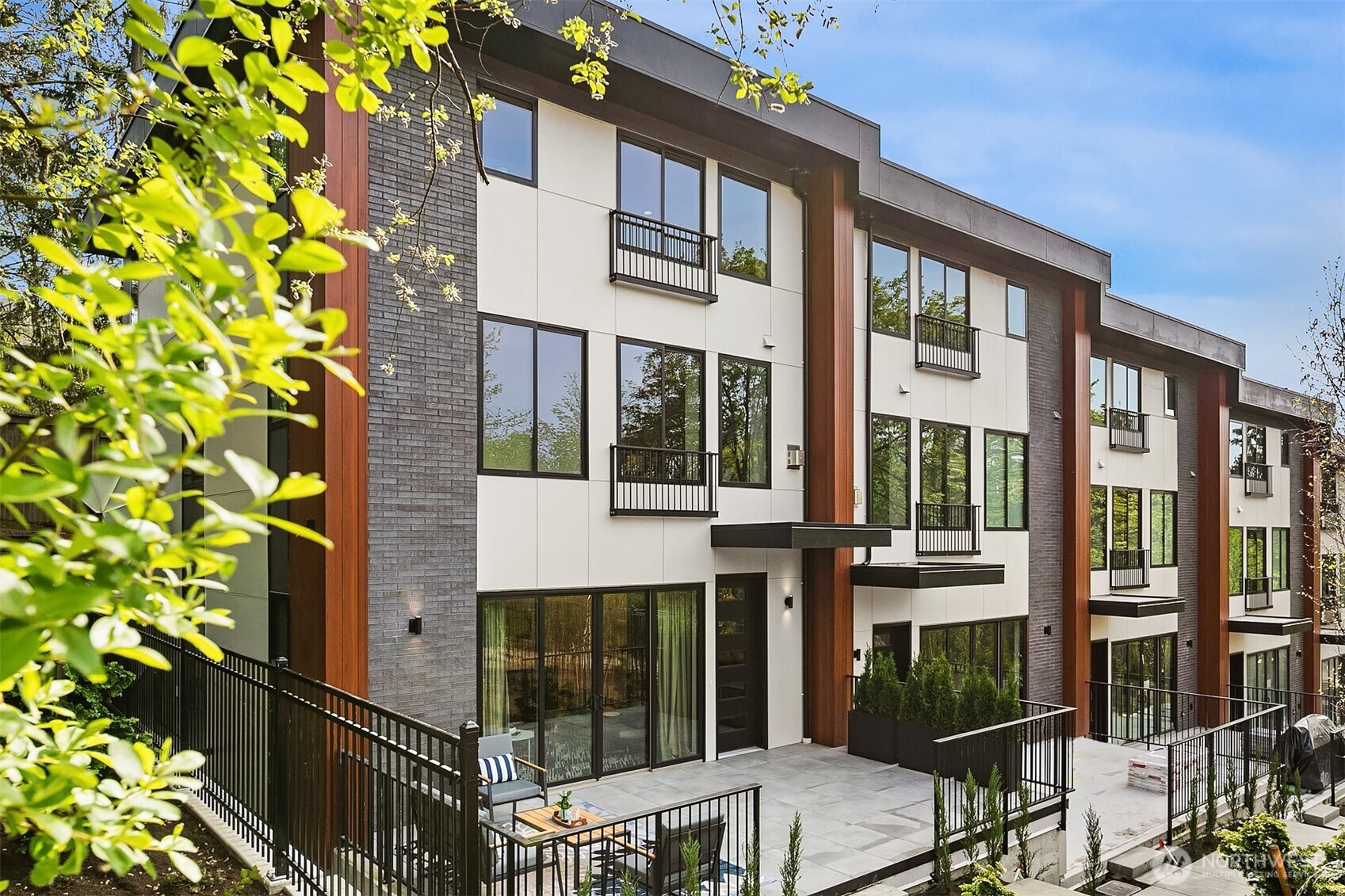 Photo of 282 118th Avenue SE, Bellevue, WA 98005