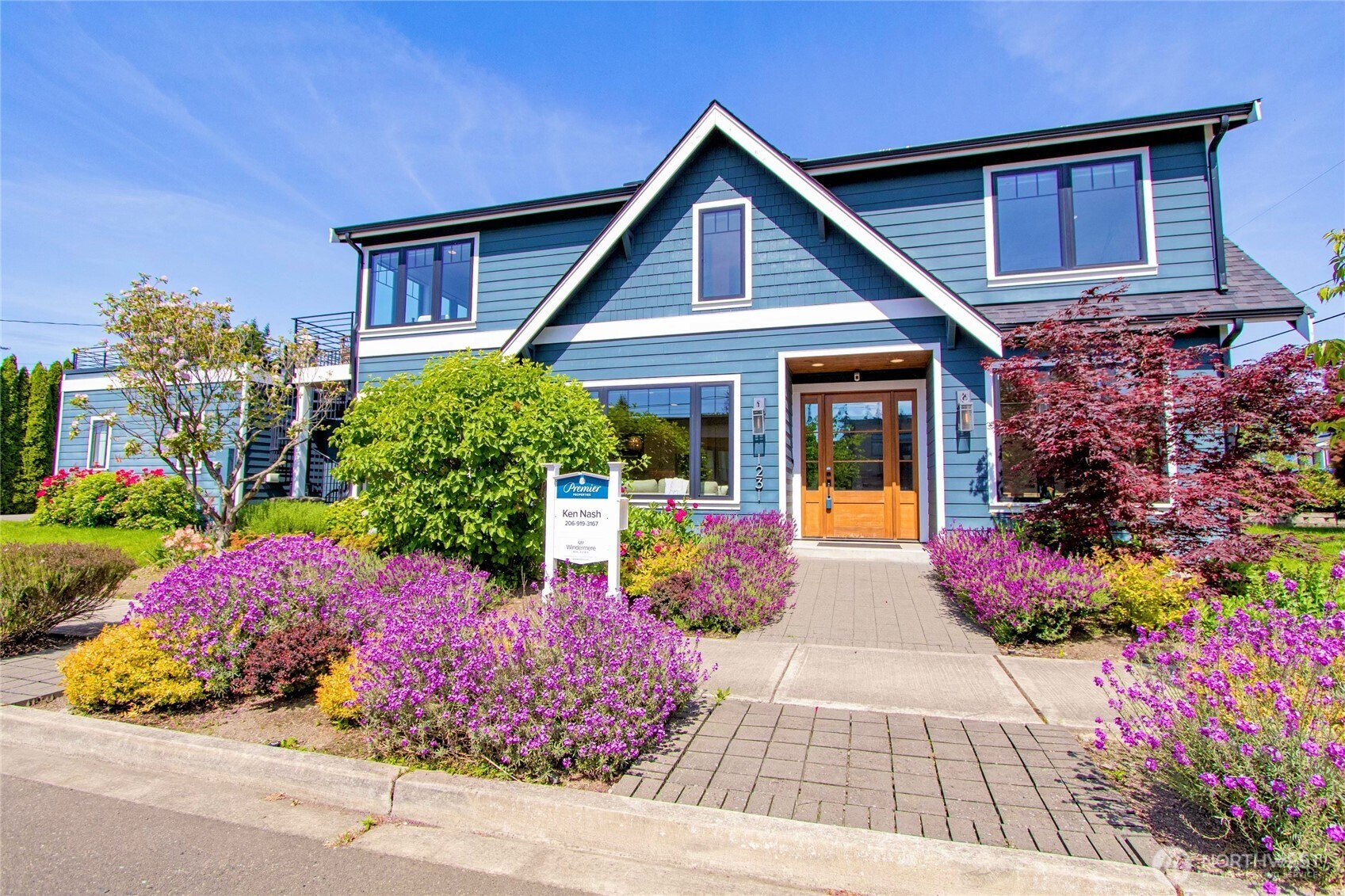 Photo of 1231 4th Street W, Kirkland, WA 98033