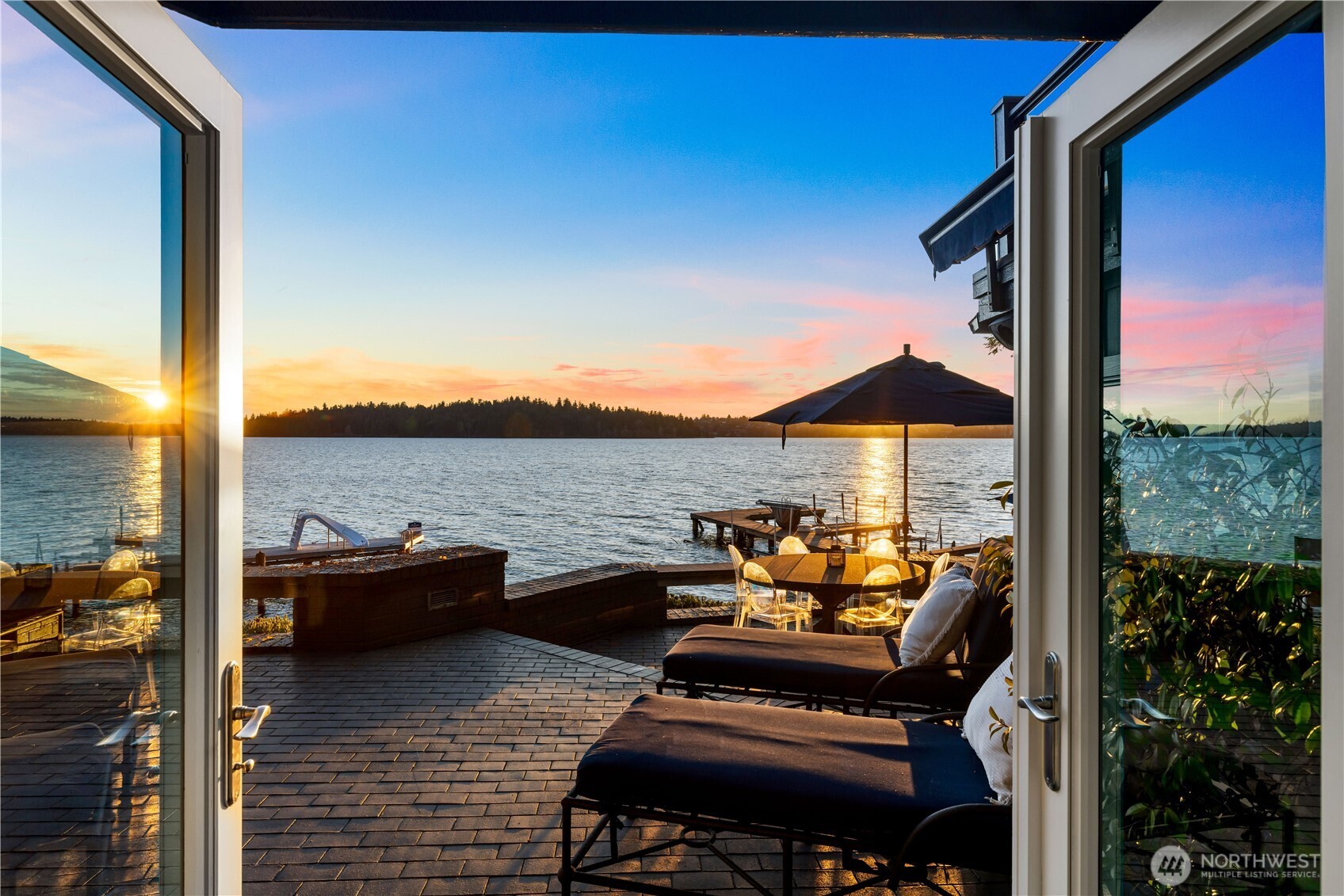 Photo of 18 Holly Lane, Mercer Island, WA 98040