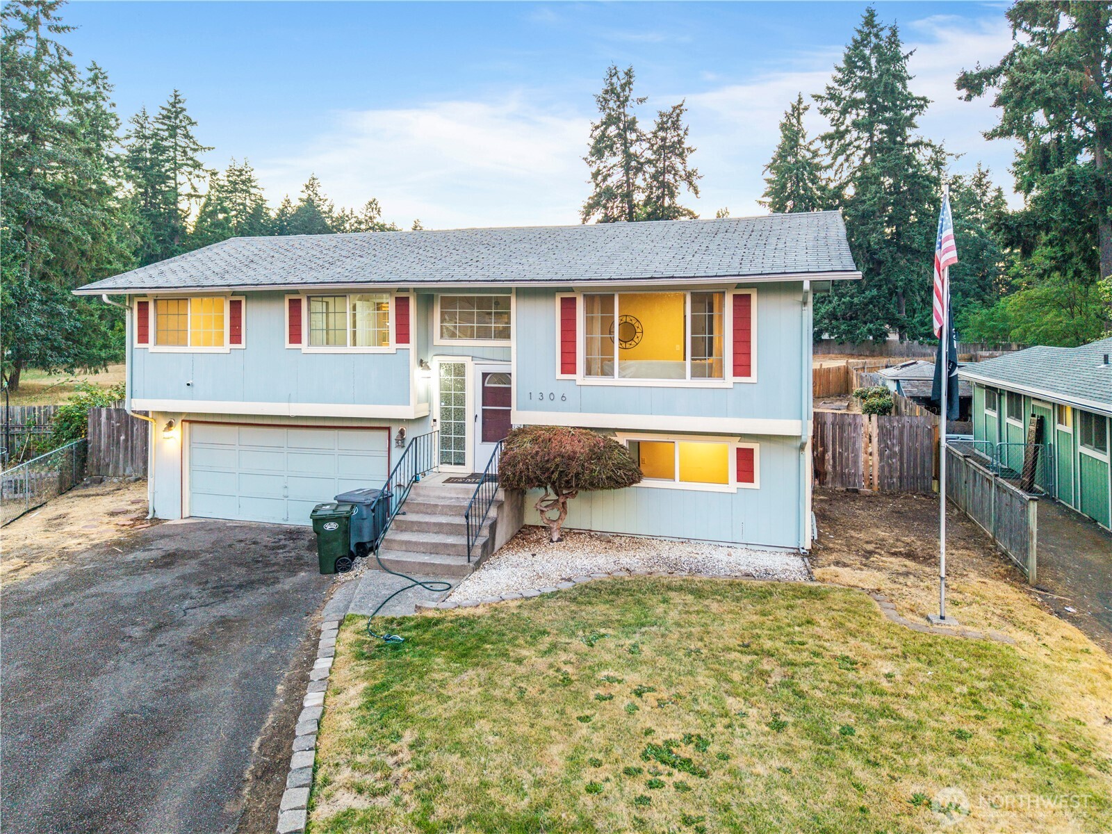 Photo of 1306 Sherwood Court E, Tacoma, WA 98445