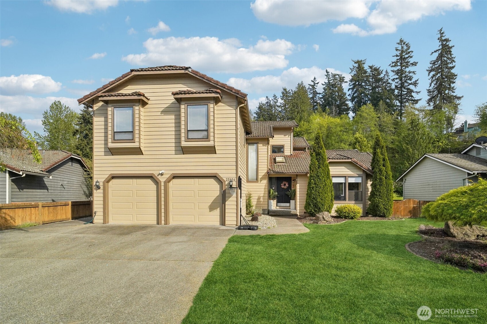 Photo of 25114 Lake Wilderness Country Club Drive SE, Maple Valley, WA 98038