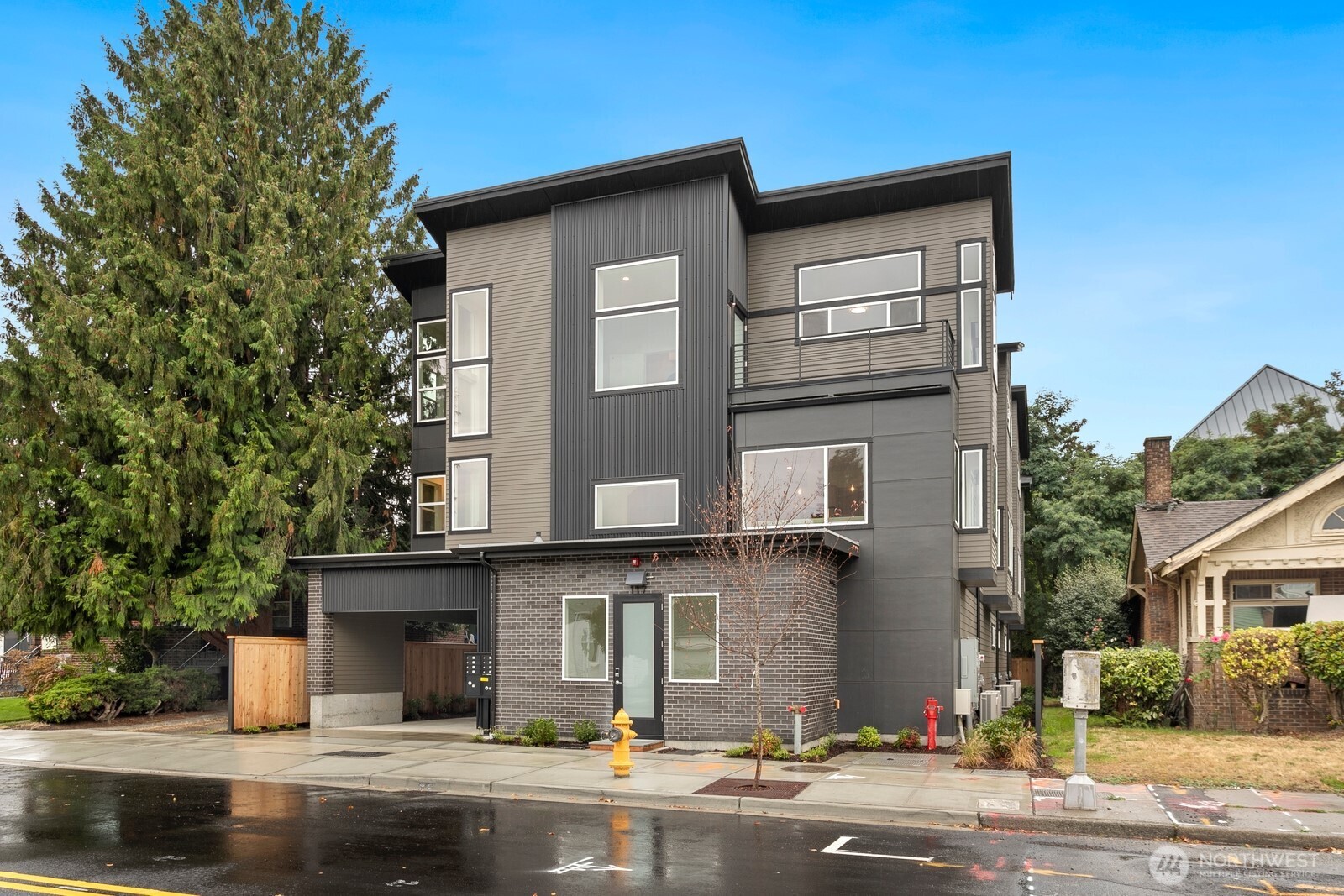 Photo of 117 Wells Avenue S, Renton, WA 98057