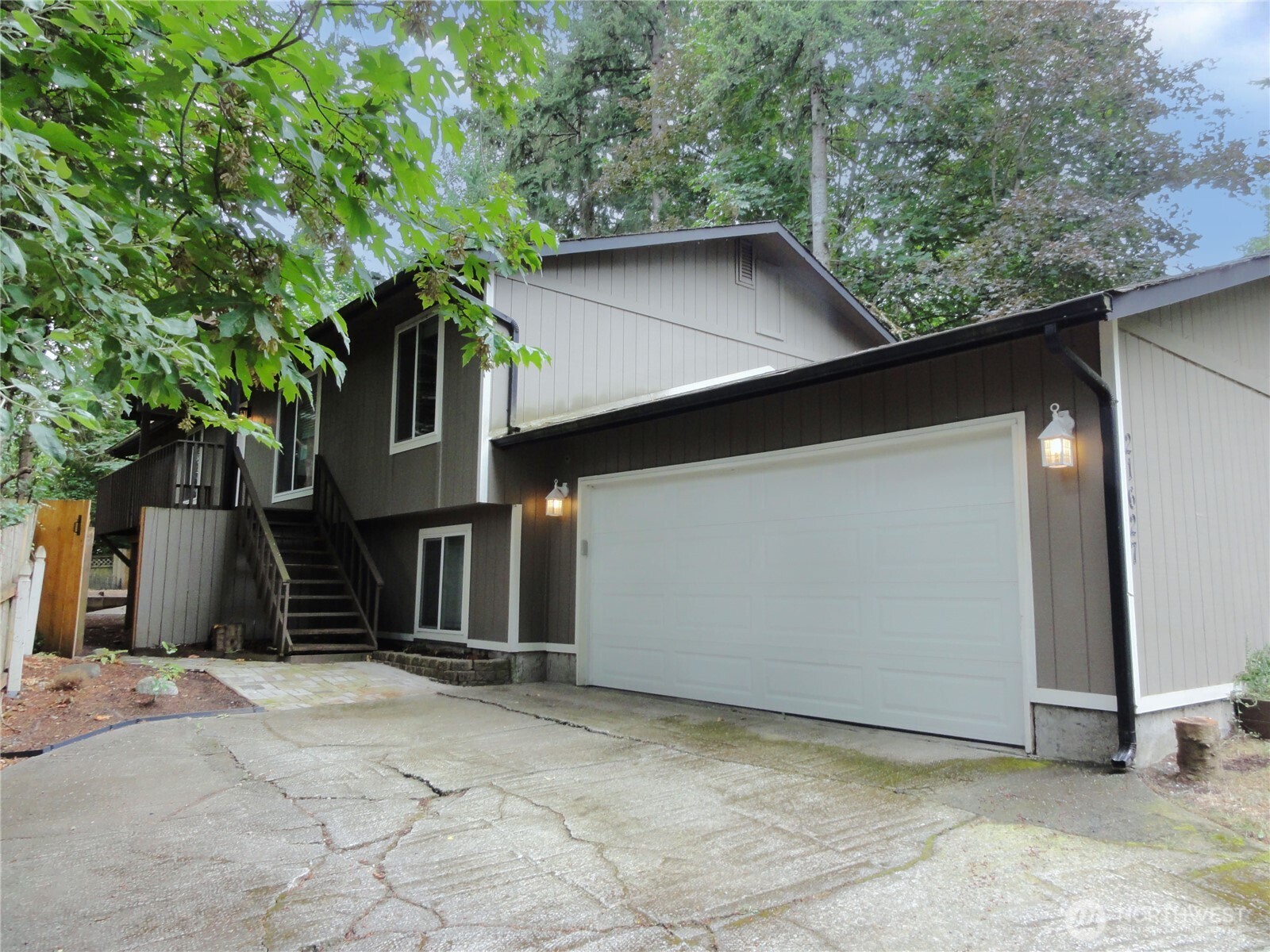 Photo of 21627 SE 271st Street, Maple Valley, WA 98038