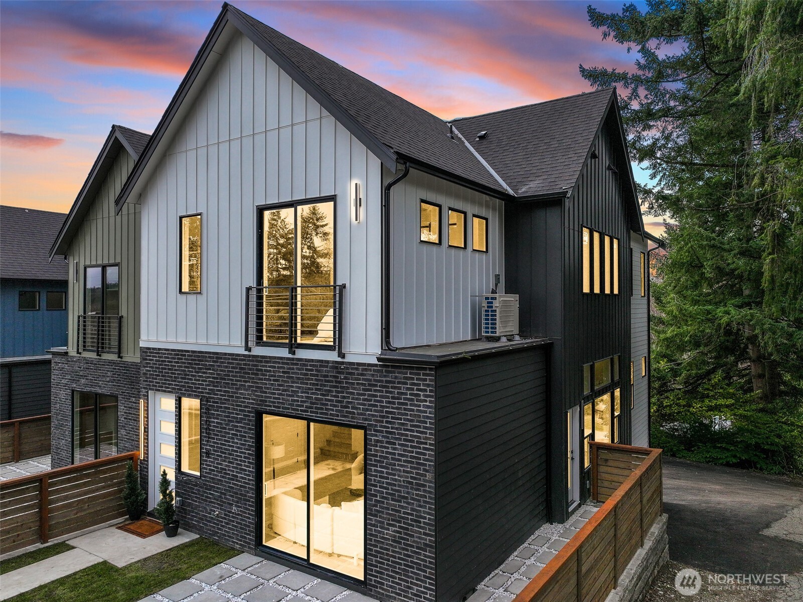 Photo of 18607 104th Avenue NE, Bothell, WA 98011