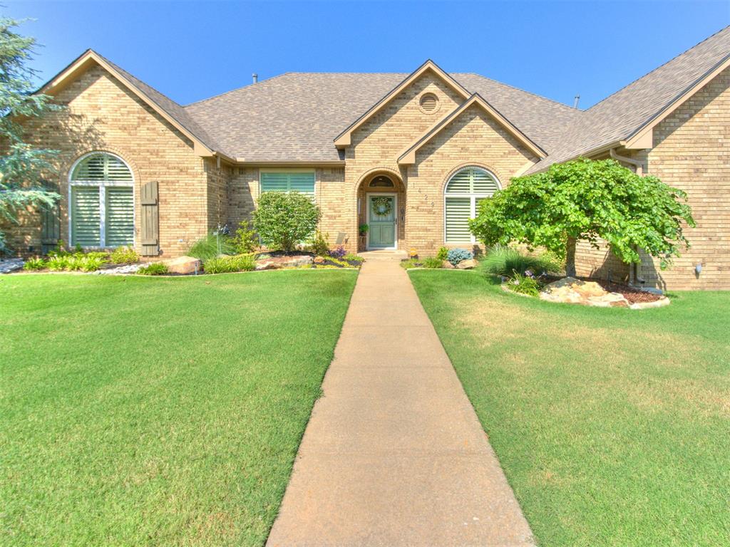 Photo of 1429 Spring Creek Drive, Yukon, OK 73099