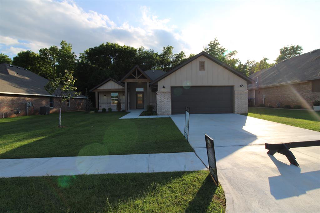 Photo of 132 Mountain Laurel Way, Noble, OK 73068